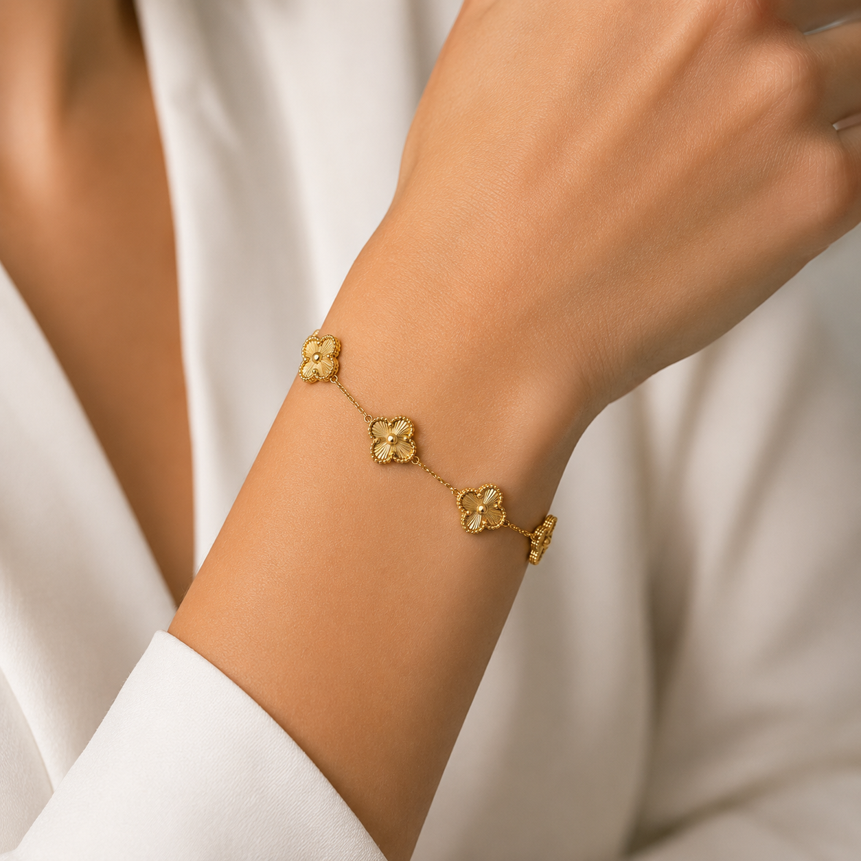 Luna Clover Bracelet