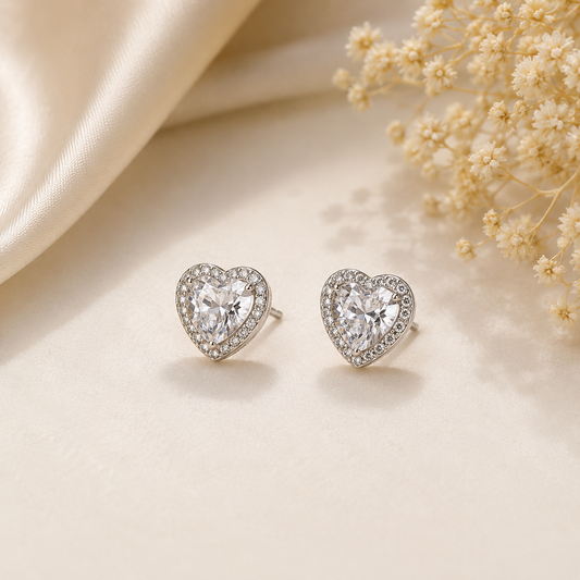 Étoile Heart Stud Earrings